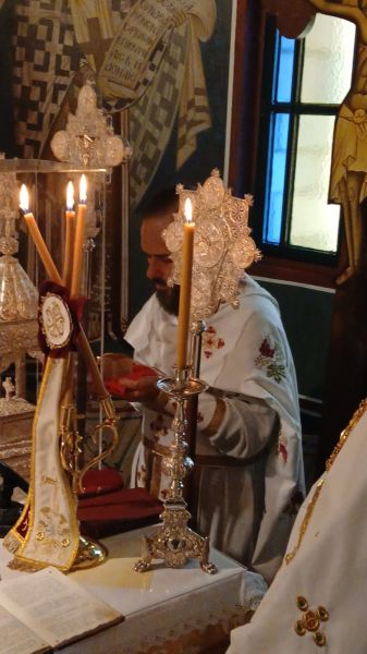 Χειροτονία πρεσβυτέρου από τον Μητροπολίτη Δράμας
